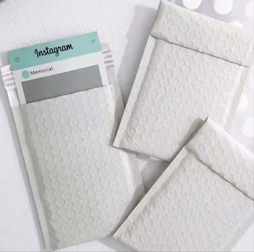 Bubble mailer 9" X 5" Pack of 50